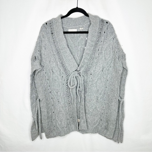 Anthropologie Sweaters - ANTHROPOLOGIE Sleeping on Snow Grey Sweater Poncho in One Size